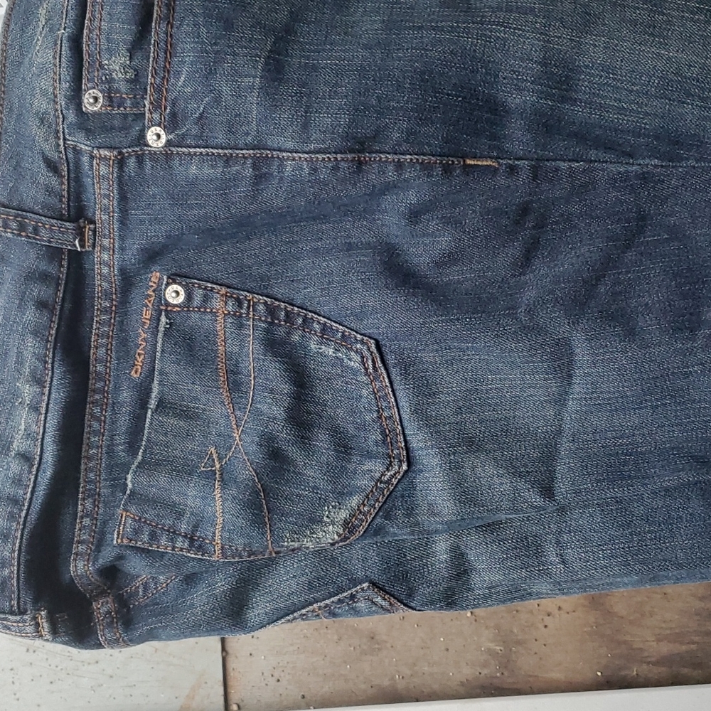 Women DKNY SIZE 8 JEAN